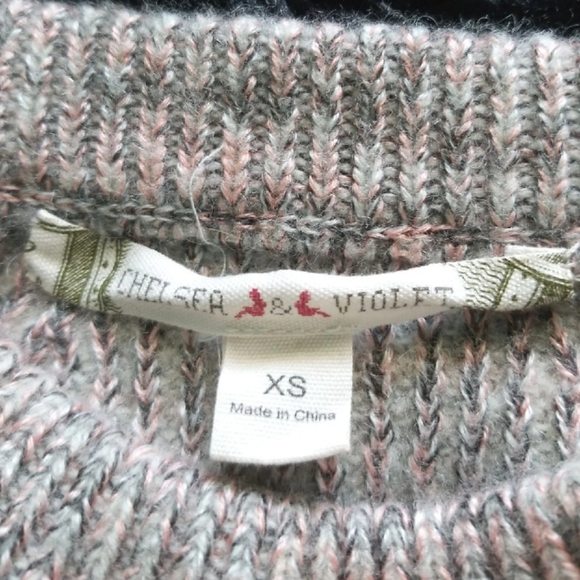 Sweater - Picture 4 of 4